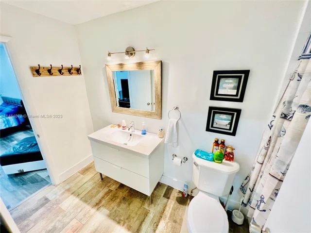 13499 Biscayne Blvd, North Miami FL 33181