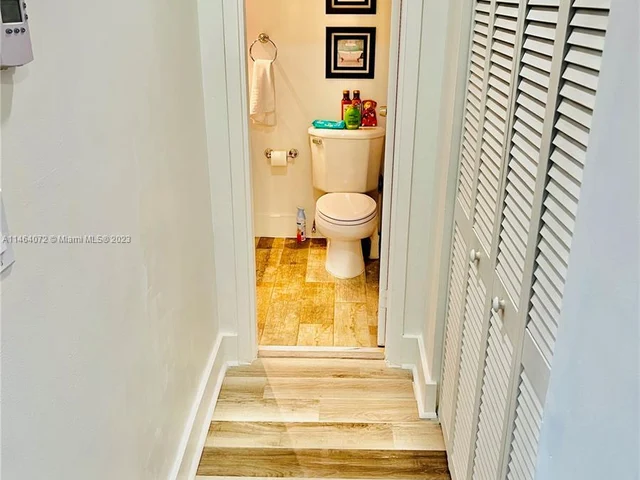 13499 Biscayne Blvd, North Miami FL 33181