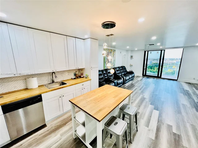 13499 Biscayne Blvd, North Miami FL 33181