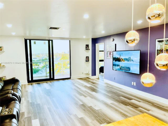 13499 Biscayne Blvd, North Miami FL 33181