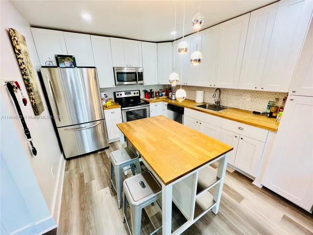 13499 Biscayne Blvd, North Miami FL 33181