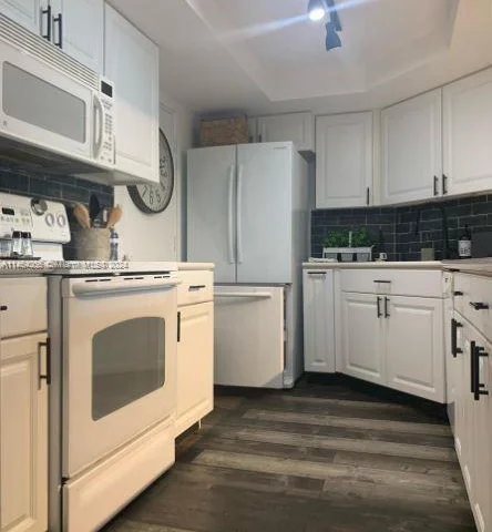 3111 N Ocean Dr # 811, Hollywood FL 33019