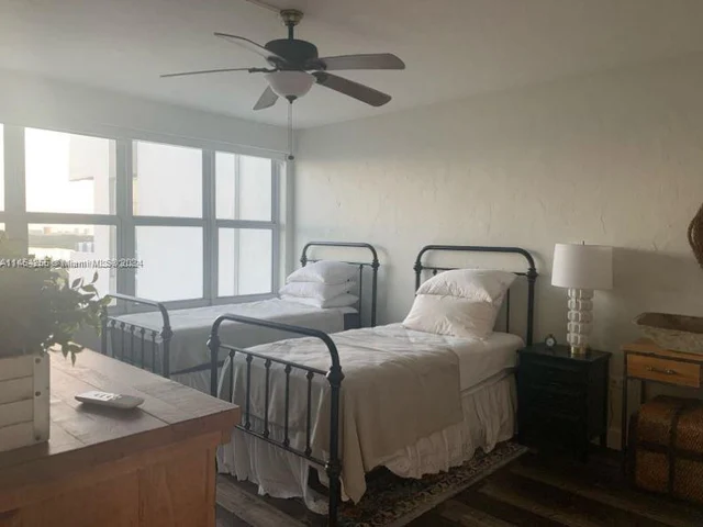 3111 N Ocean Dr # 811, Hollywood FL 33019