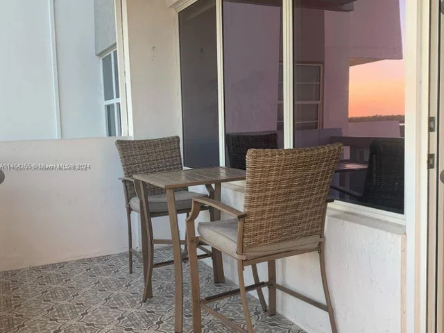 3111 N Ocean Dr # 811, Hollywood FL 33019