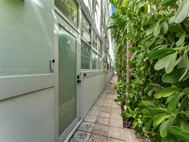 935 Euclid Ave # 4, Miami Beach FL 33139