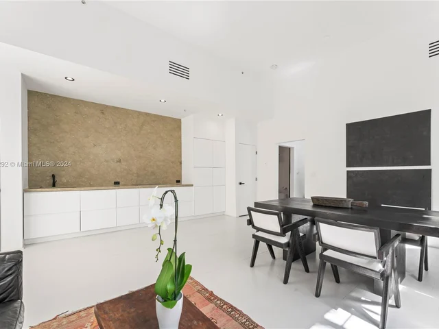 935 Euclid Ave # 4, Miami Beach FL 33139