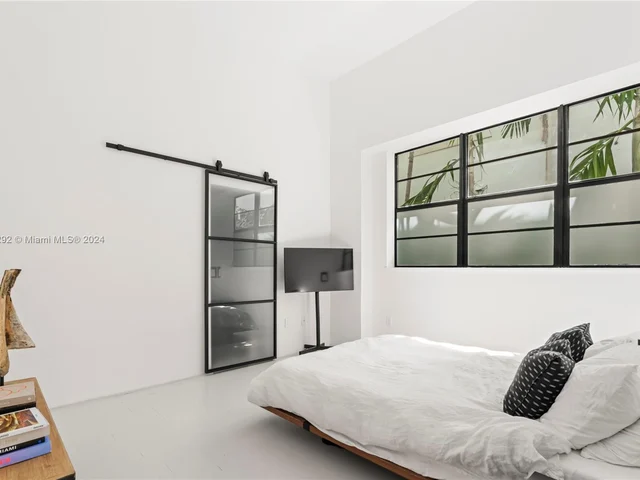 935 Euclid Ave # 4, Miami Beach FL 33139