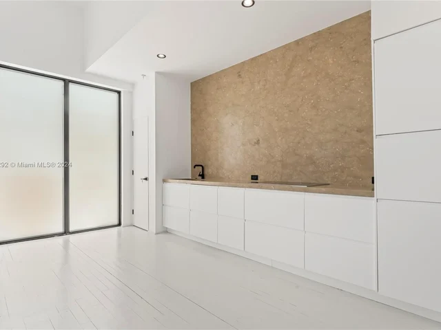 935 Euclid Ave # 4, Miami Beach FL 33139