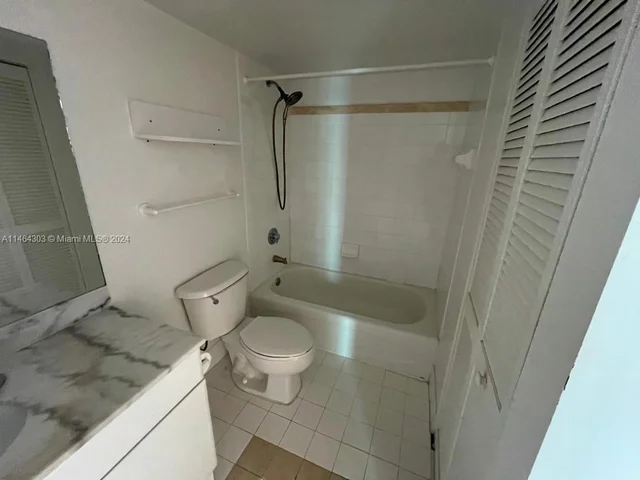 1200 Brickell Bay Dr # 3314, Miami FL 33131