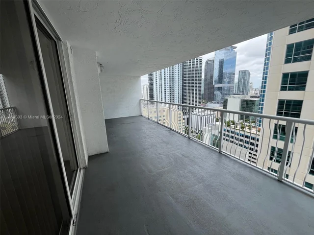 1200 Brickell Bay Dr # 3314, Miami FL 33131