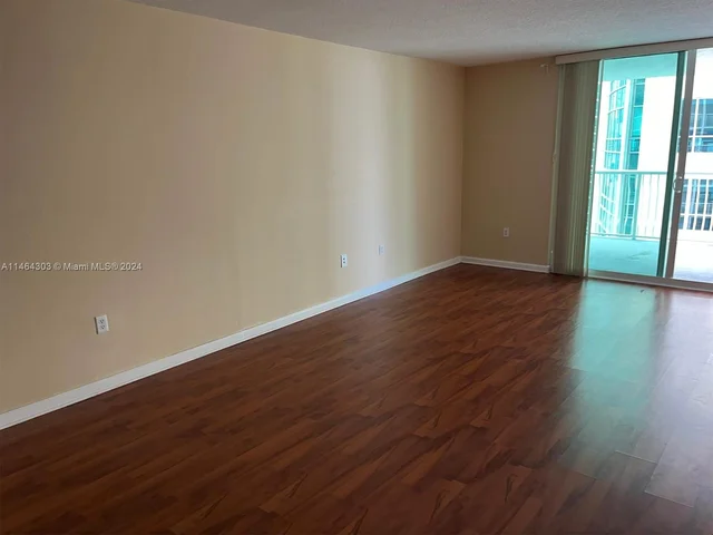 1200 Brickell Bay Dr # 3314, Miami FL 33131