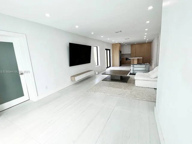 2361 SW 10 # 0, Miami FL 33135