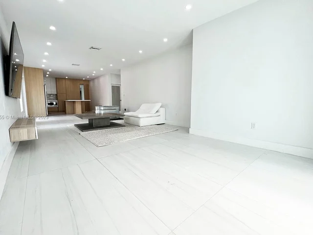 2361 SW 10 # 0, Miami FL 33135