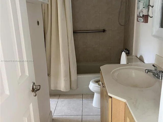 2851 Leonard Dr # J414, Aventura FL 33160