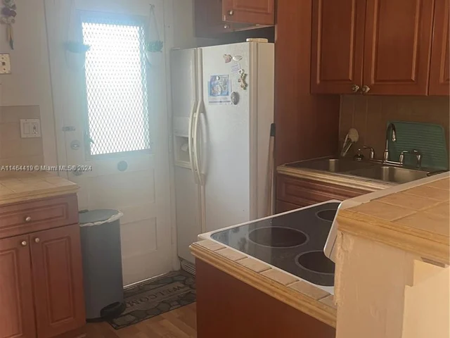 2851 Leonard Dr # J414, Aventura FL 33160