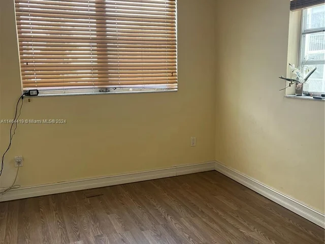 2851 Leonard Dr # J414, Aventura FL 33160