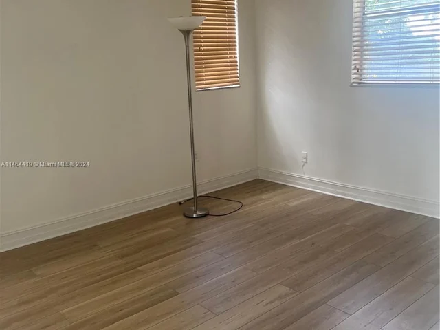 2851 Leonard Dr # J414, Aventura FL 33160