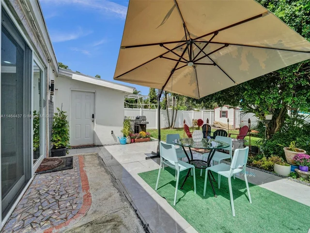 1607 Moffett St, Hollywood FL 33020