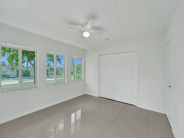 1607 Moffett St, Hollywood FL 33020