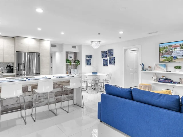 2911 N Ocean Dr, Hollywood FL 33019