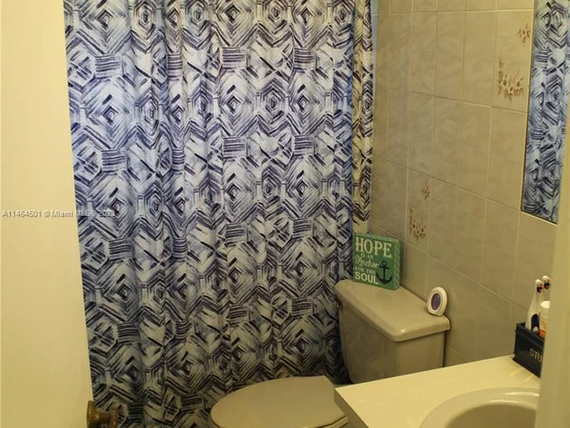 19471 SW 198, Miami FL 33187