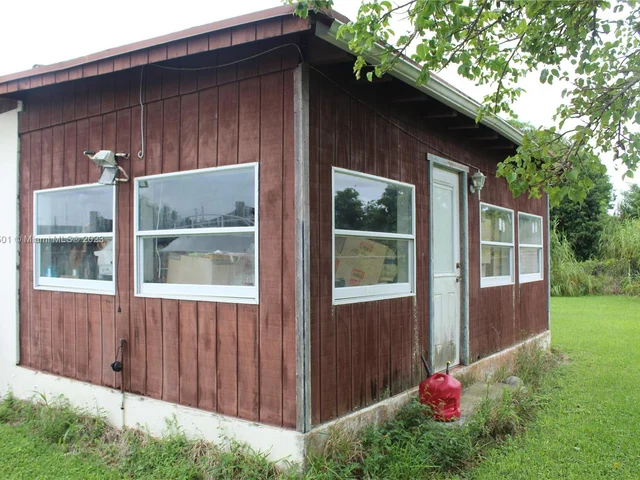 19471 SW 198, Miami FL 33187