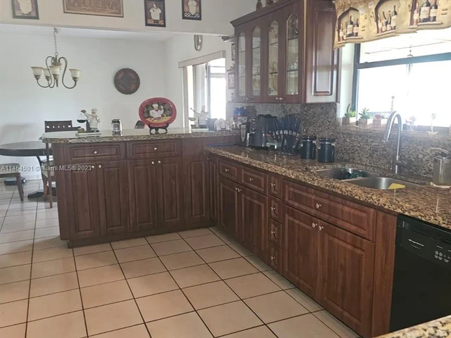 19471 SW 198, Miami FL 33187