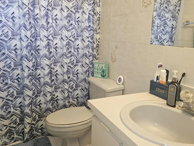 19471 SW 198, Miami FL 33187