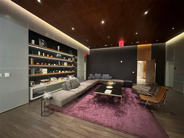 88 SW 7th St # 2709, Miami FL 33130