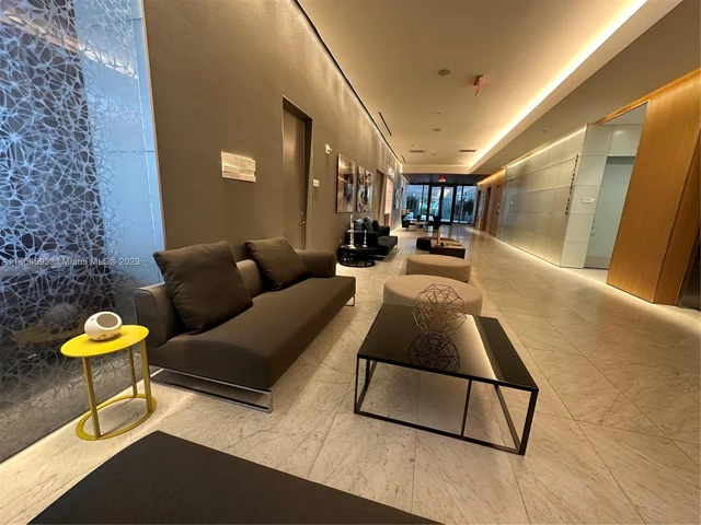 88 SW 7th St # 2709, Miami FL 33130