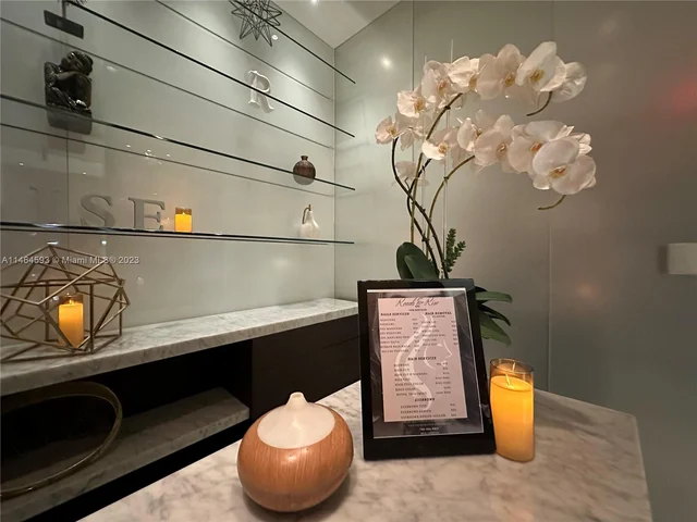 88 SW 7th St # 2709, Miami FL 33130