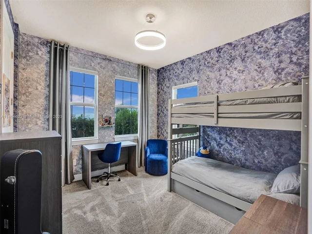 3813 Greenway Dr, Hollywood FL 33021