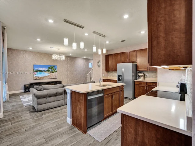 3813 Greenway Dr, Hollywood FL 33021