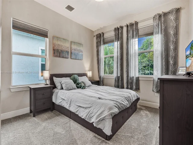 3813 Greenway Dr, Hollywood FL 33021