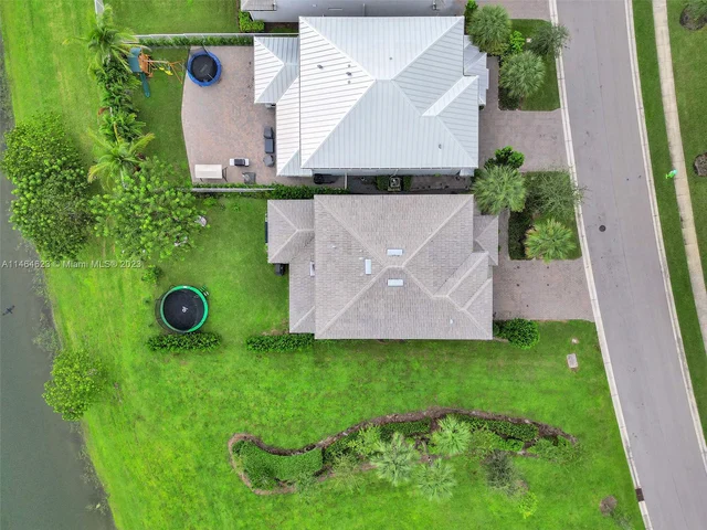 3813 Greenway Dr, Hollywood FL 33021