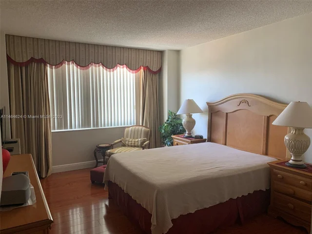 3725 S Ocean Dr # 1217, Hollywood FL 33019