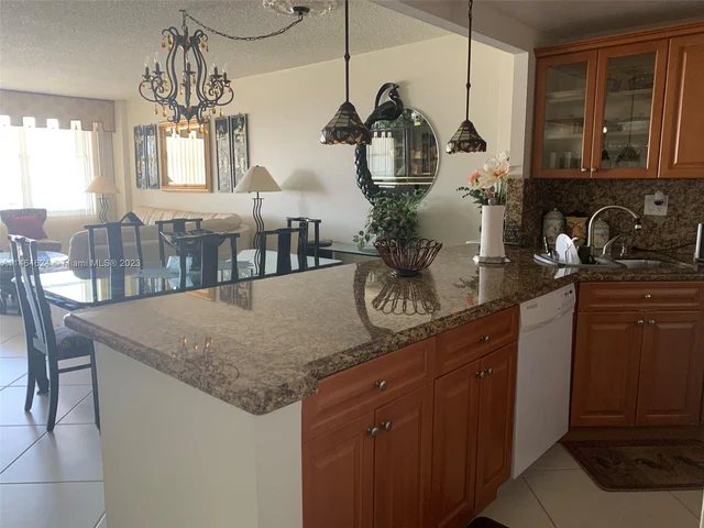 3725 S Ocean Dr # 1217, Hollywood FL 33019