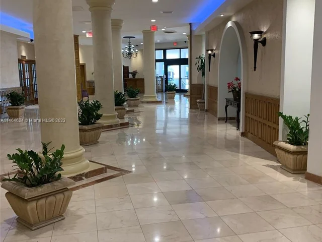 3725 S Ocean Dr # 1217, Hollywood FL 33019