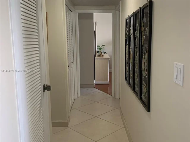 3725 S Ocean Dr # 1217, Hollywood FL 33019
