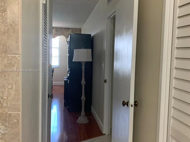 3725 S Ocean Dr # 1217, Hollywood FL 33019