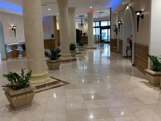 3725 S Ocean Dr # 1217, Hollywood FL 33019