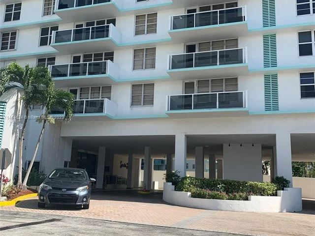 3725 S Ocean Dr # 1217, Hollywood FL 33019