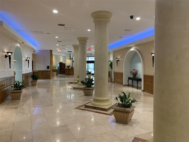 3725 S Ocean Dr # 1217, Hollywood FL 33019