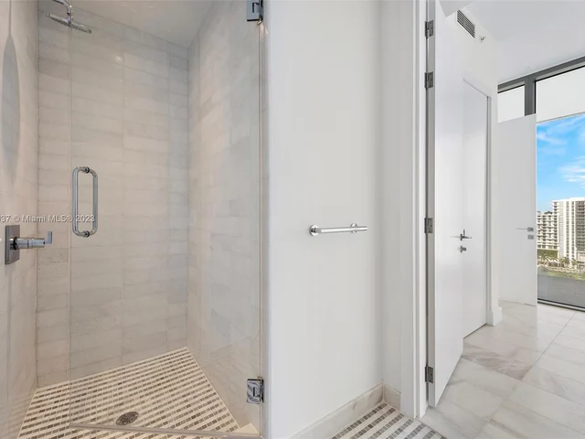 700 NE 26 Ter # 1605, Miami FL 33137