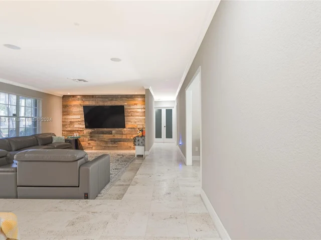 6420 Dolphin Dr, Coral Gables FL 33158