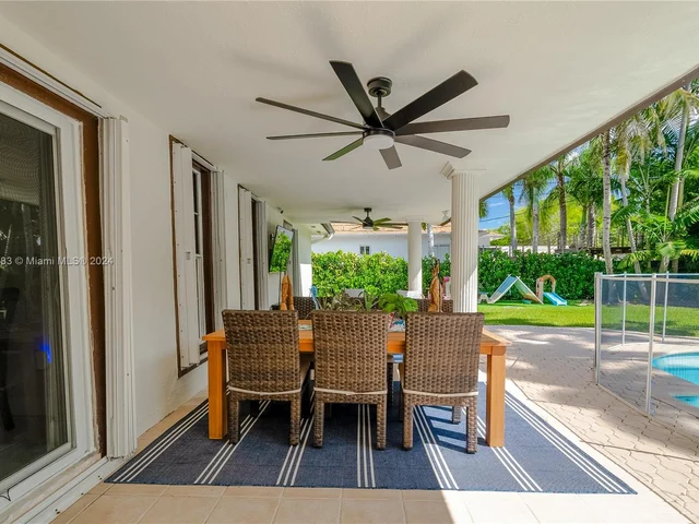 6420 Dolphin Dr, Coral Gables FL 33158