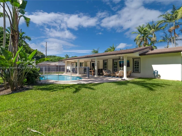 6420 Dolphin Dr, Coral Gables FL 33158