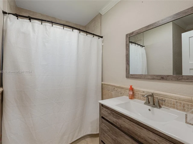 6420 Dolphin Dr, Coral Gables FL 33158