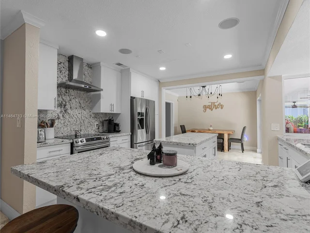 6420 Dolphin Dr, Coral Gables FL 33158