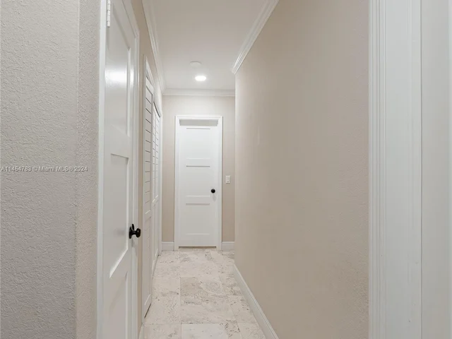 6420 Dolphin Dr, Coral Gables FL 33158